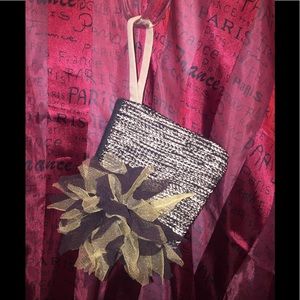 For Freedom’s Knit Wristlet w Netted Flower Decor